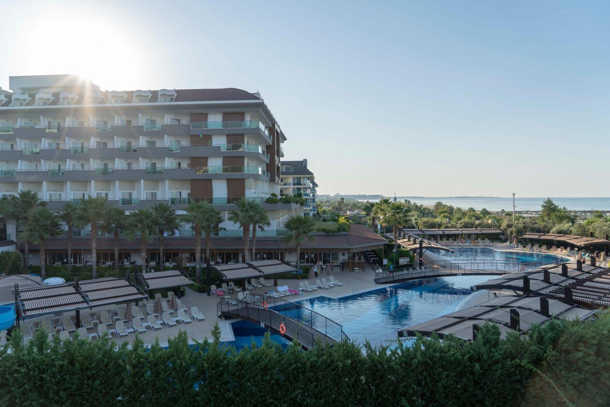Adalya Ocean Deluxe Hotel Side Exterior photo